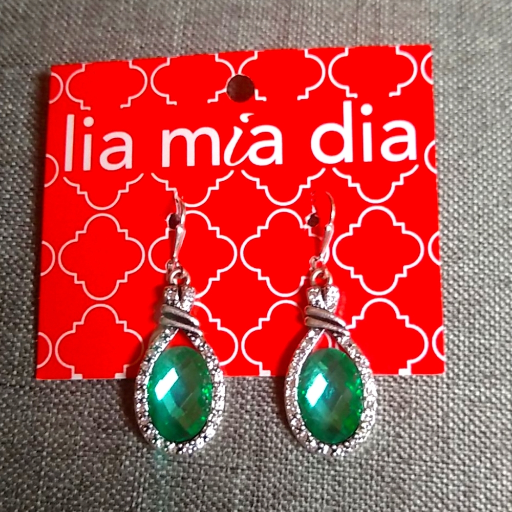 😻 3 For $15 Green Gemstone Waterdrop Earrings